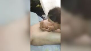 راجل كبير بيصور شرموطة بتمتعة جسمها مولع  يركب كسها سكس مصري